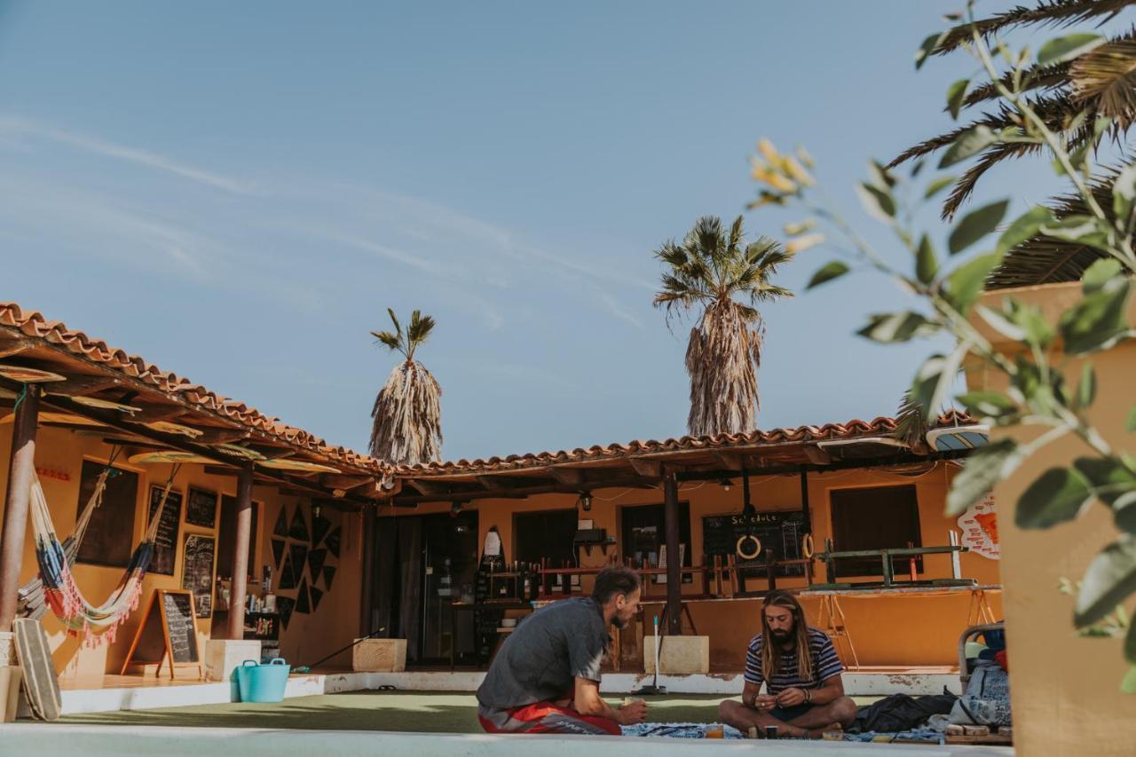 Surf House Hostel Каляо Салвахе Екстериор снимка