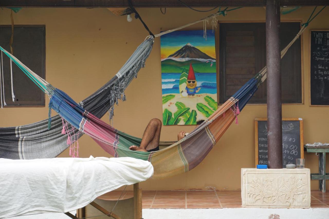 Surf House Hostel Каляо Салвахе Екстериор снимка