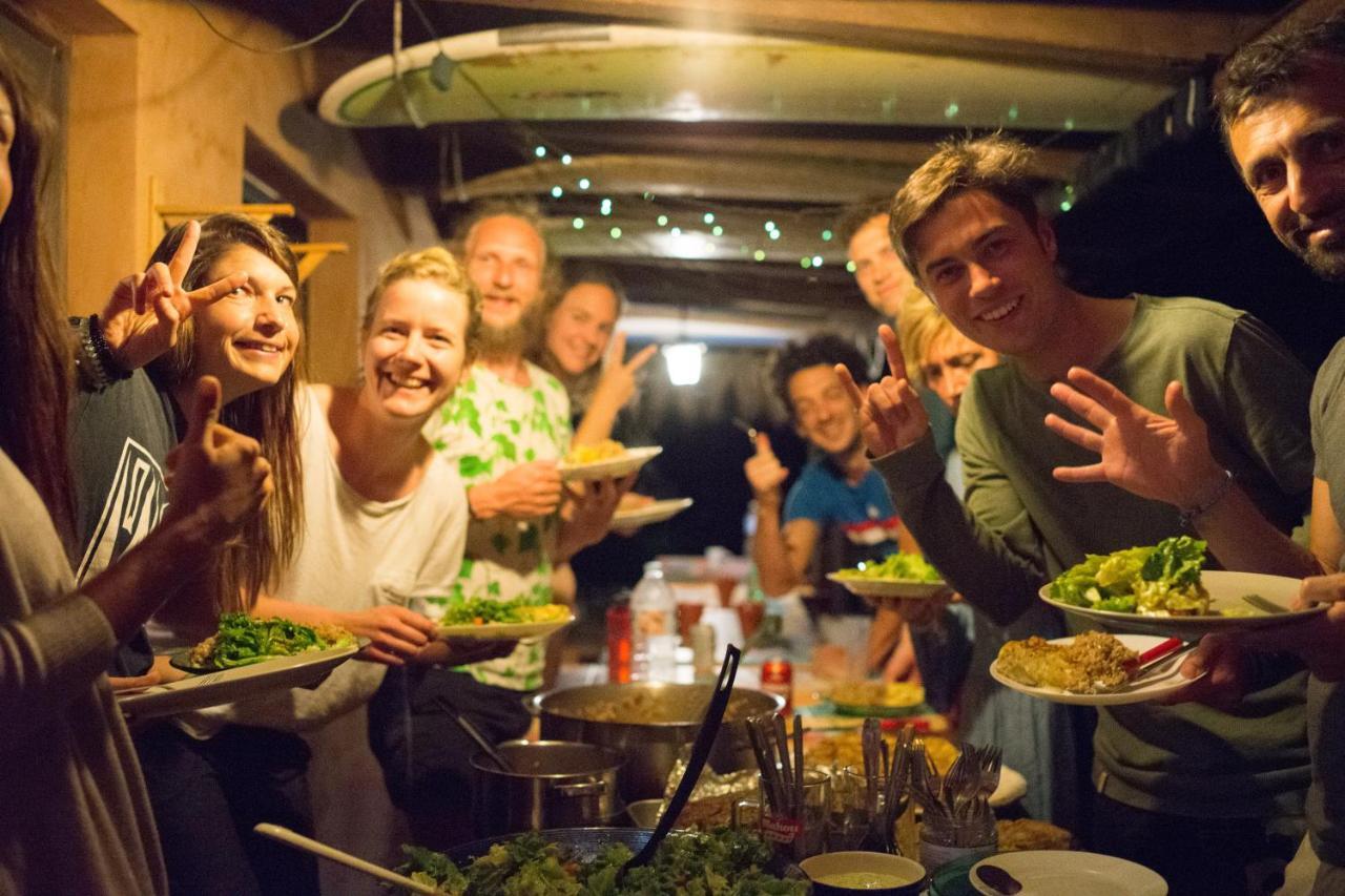 Surf House Hostel Каляо Салвахе Екстериор снимка